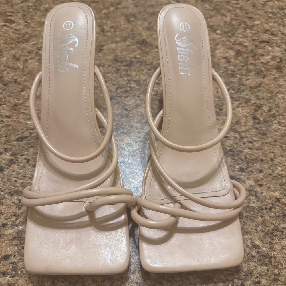 Brown/ Tan Square Toe Heel, Low Strappy Casual Sandals Women’s size 11